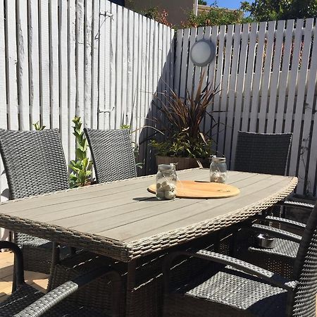 Urban Oasis At Plantation Cottages Kapstaden Rum bild